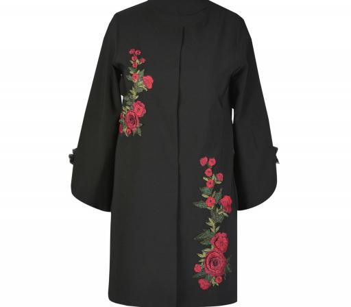 ویژگی بارز مانتو مزونی جلوباز