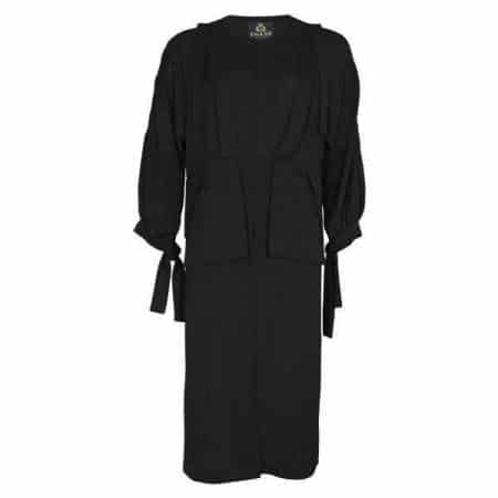 مهمترین مشخصه مانتو مجلسی جلوبسته