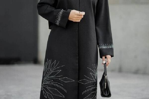 پرده‌ای از زیبایی: شیکی و زیبایی با مانتوهای مجلسی 