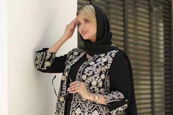 زیبایی در سادگی: خرید و قیمت مانتو مجلسی مشکی با جزئیات شیک و زیبا