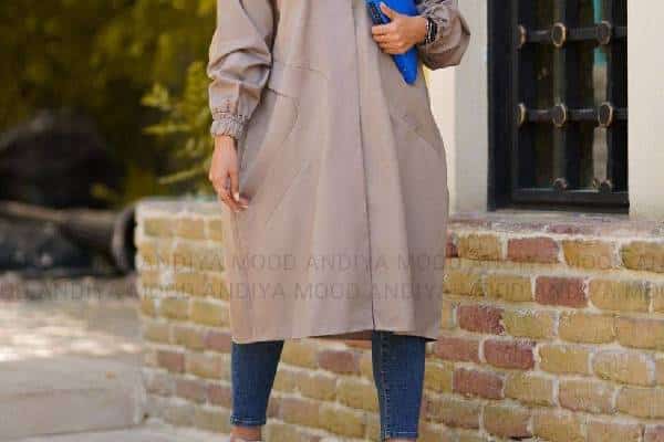 جلب توجه با طراحی‌های نوین: معرفی مدل‌های جدید مانتو دانشجویی با جزئیات خاص و طراحی‌های متنوع