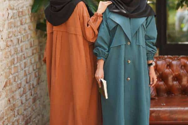 زیبایی  با مانتو بلند دانشجویی: جستجوی بهترین مدل‌ها در دنیای مد