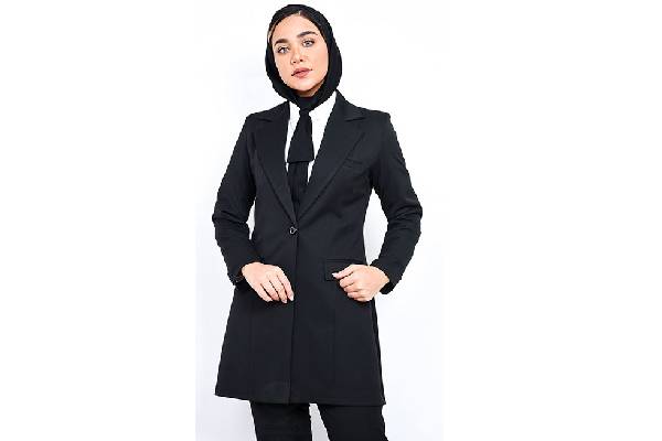 جلب توجه با شیاکت: مانتو شلوار فرم اداری به عنوان نمادی از استایل حرفه‌ای