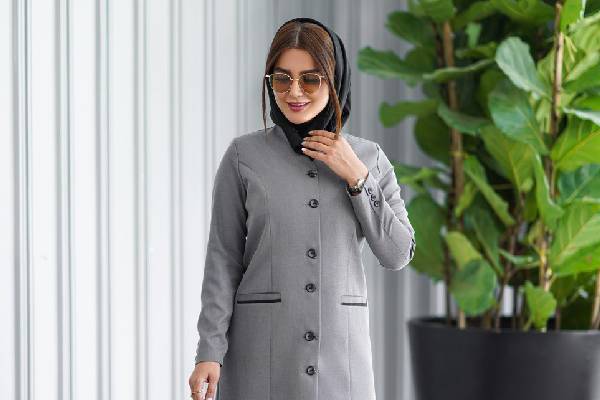 زیبایی و استایل در محیط کار: مانتو اداری به عنوان نمادی از حرفه‌ای بودن